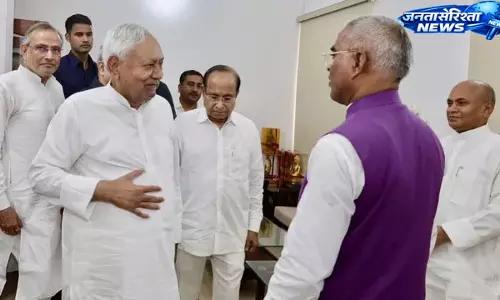 बिहार सियासत: नीतीश कुमार से मिले RCP सिंह, 20 मिनट बातचीत