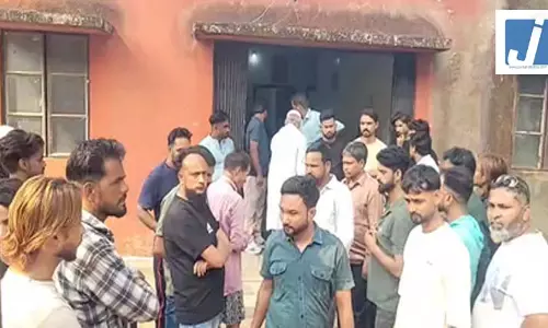 निकाली पुरानी दुश्मनी, पानी पीने के बहाने घर में घुसकर हमलावरों ने की युवक की हत्या