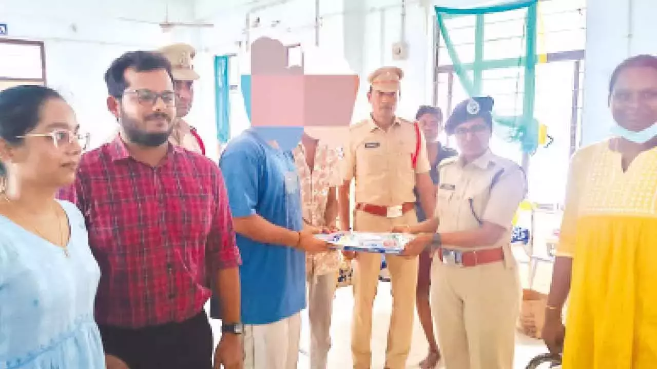 डीसीपी कविता ने नशा मुक्ति केंद्र का निरीक्षण किया