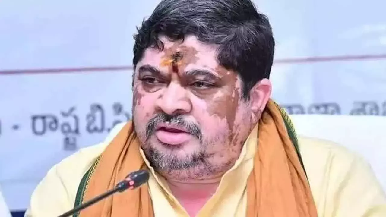 तेलंगाना के मंत्री पोन्नम प्रभाकर ने आरटीसी कर्मचारियों को भरोसा दिलाया