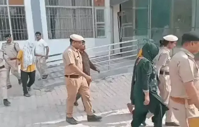 Sonipat: झूठे दुष्कर्म मामले में फंसाने की धमकी, तीन महिलाओं समेत चार गिरफ्तार