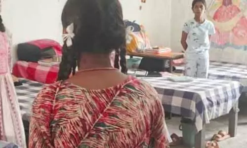 छात्रावास के अधीक्षक और भृत्य सस्पेंड किए गए, प्रशासन की दबिश से लापरवाही उजागर