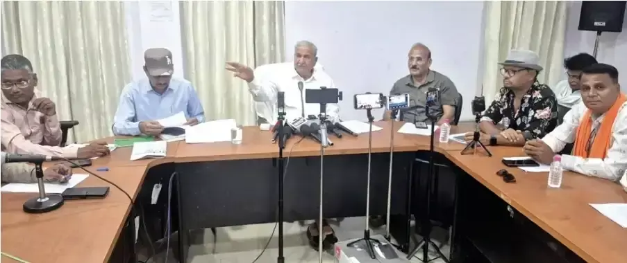 Ajmer: स्थानीय डेयरी संस्थाओं ने अमूल के खिलाफ उठाए सवाल