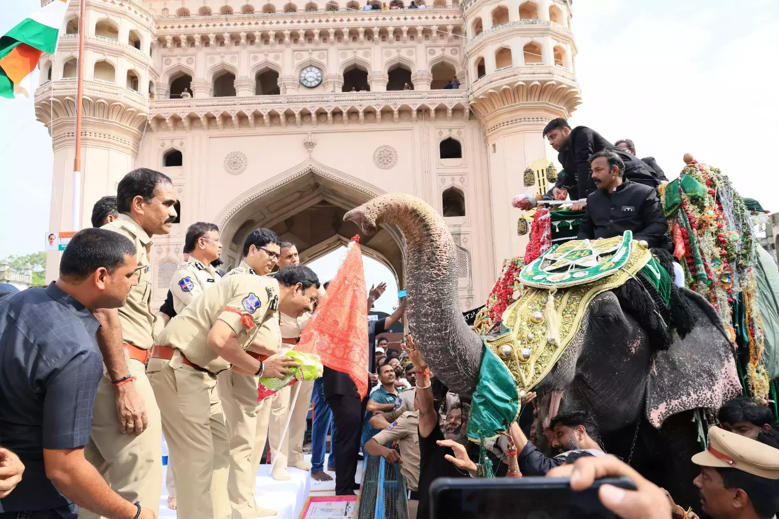 Telangana: आशूरा पर बीबी का आलम जुलूस में हजारों लोग शामिल हुए