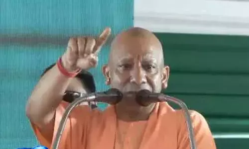 Gorakhnath Temple. मेंCM Yogi  ने सुनीं लोगों की फरियाद