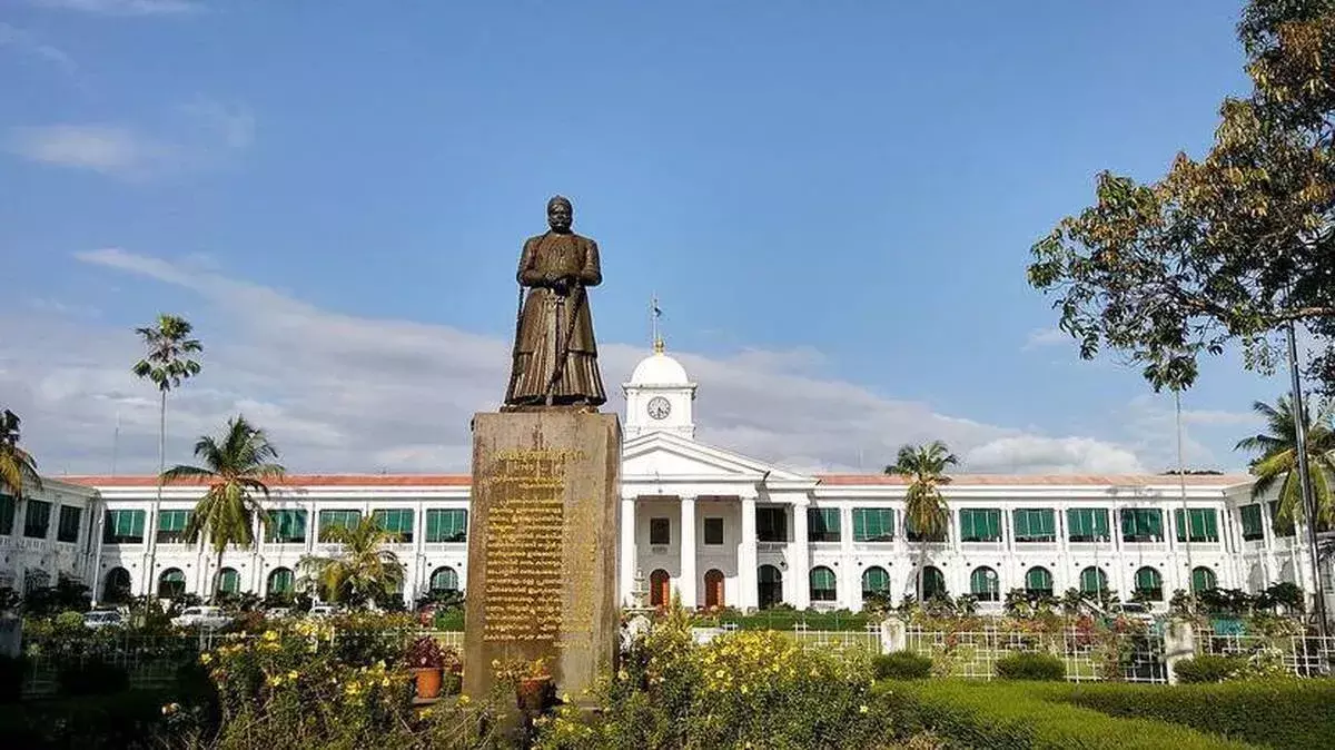 स्टाफ नियुक्ति में देरी: UDF सरकार के एक महीने बाद भी कांग्रेस मंत्रियों का फैसला बाकी