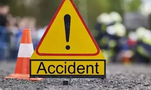 Jharkhand  : टंडवा-पिपरवार मार्ग पर कोल वाहन की टक्कर से कार क्षतिग्रस्त