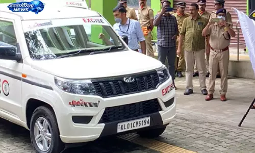 Kerala : बार में अवैध शराब बिक्री का खुलासा, 23 लीटर शराब जब्त, लाइसेंसी पर केस दर्ज