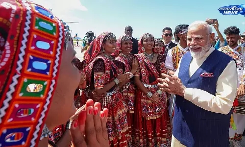 PM मोदी का सेशेल्स दौरा शुरू, गार्ड ऑफ ऑनर से हुआ स्वागत