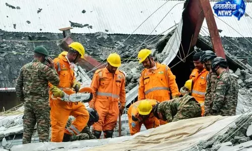 कोलकाता गोदाम में भीषण हादसा