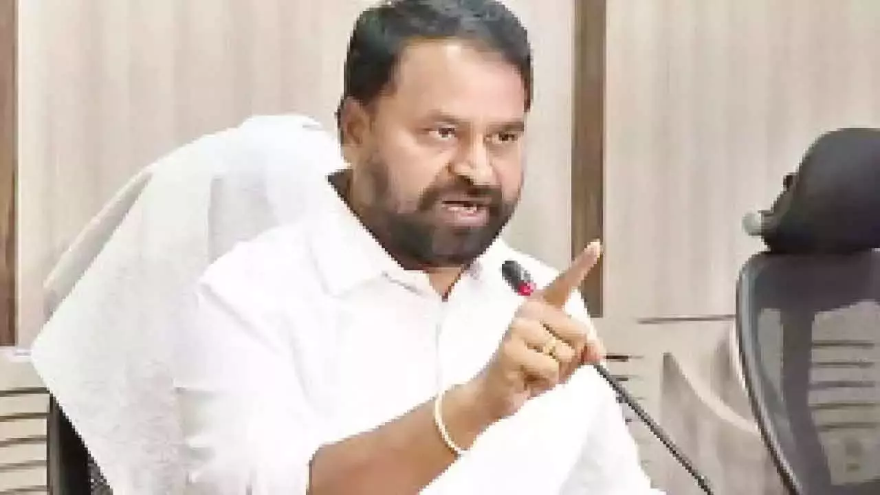 Telangana: दयाकर ने BRS पर निशाना साधते हुए कहा कि तेलंगाना ने राजशाही के बजाय लोकतंत्र को चुना