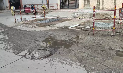 GHMC ने सुधारी ड्रेन ग्रिल, वृंदावन कॉलोनी के निवासियों ने अब रखी सड़क की मांग