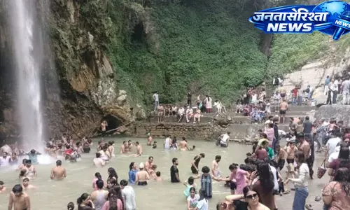 Uttarakhand ; वीकेंड पर चकराता में उमड़ी सैलानियों की भीड़
