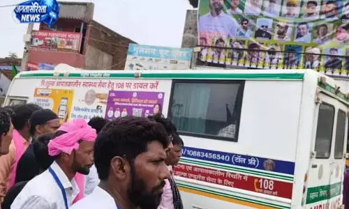 एंबुलेंस के लिए युवकों ने रोकी खेल प्रतियोगिता
