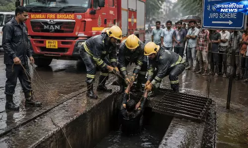 Juhu : खुले नाले में गिरा युवक, फायर ब्रिगेड ने बचाया लेकिन अस्पताल में मौत