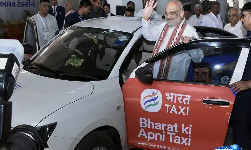 केंद्रीय मंत्री अमित शाह ने Gujarat में भारत टैक्सी का किया उद्घाटन