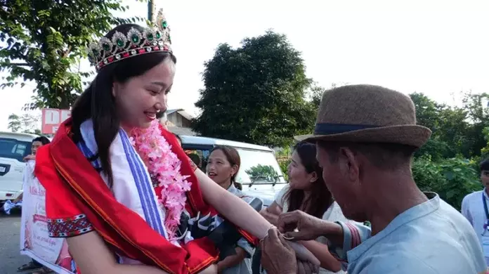 PASIGHAT: मिस यूनिवर्स अरुणाचल की फर्स्ट रनर-अप पेयांग का हुआ भव्य स्वागत PASIGHAT: मिस यूनिवर्स अरुणाचल की फर्स्ट रनर-अप पेयांग का हुआ भव्य स्वागत