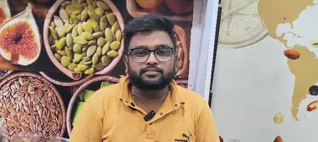 केतन हत्याकांड: पीड़ित परिवार के समर्थन में आए स्थानीय लोग, बोले- कानून के तहत दोषियों को मिले सख्त सजा केतन हत्याकांड: पीड़ित परिवार के समर्थन में आए स्थानीय लोग, बोले- कानून के तहत दोषियों को मिले सख्त सजा