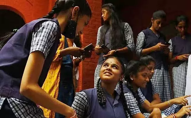 Tamil Nadu के सरकारी स्कूलों में 3.37 लाख से अधिक छात्रों का नामांकन Tamil Nadu के सरकारी स्कूलों में 3.37 लाख से अधिक छात्रों का नामांकन
