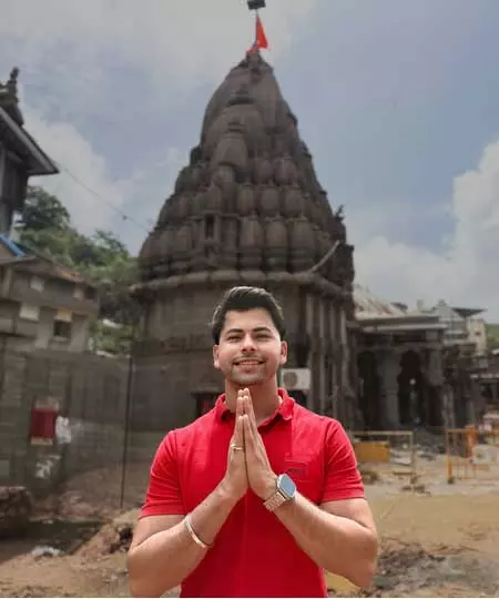 टीवी अभिनेता सिद्धार्थ निगम ने परिवार के साथ भगवान भीमाशंकर के दर्शन किए, बोले- हर हर महादेव टीवी अभिनेता सिद्धार्थ निगम ने परिवार के साथ भगवान भीमाशंकर के दर्शन किए, बोले- हर हर महादेव