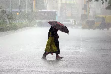 तमिलनाडु के छह जिलों में भारी बारिश और तेज हवाएं चलेंगी, मछुआरों के लिए चेतावनी जारी तमिलनाडु के छह जिलों में भारी बारिश और तेज हवाएं चलेंगी, मछुआरों के लिए चेतावनी जारी