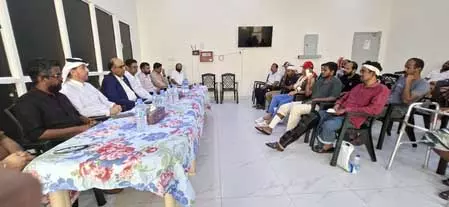भारतीय दूतावास ने रास लफ्फान दुर्घटना के 12 पीड़ितों के पार्थिव शरीर भारत भेजे, अधिकारियों ने घायलों से की मुलाकात भारतीय दूतावास ने रास लफ्फान दुर्घटना के 12 पीड़ितों के पार्थिव शरीर भारत भेजे, अधिकारियों ने घायलों से की मुलाकात