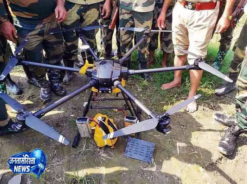 Amritsar भारत-पाक सीमा पर ड्रग तस्करों की नई रणनीति अपना रहे Amritsar भारत-पाक सीमा पर ड्रग तस्करों की नई रणनीति अपना रहे