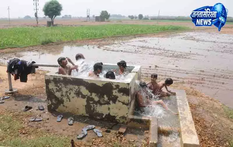 Chandigarh-Punjab-Haryana में उमस और गर्मी बढ़ी Chandigarh-Punjab-Haryana में उमस और गर्मी बढ़ी