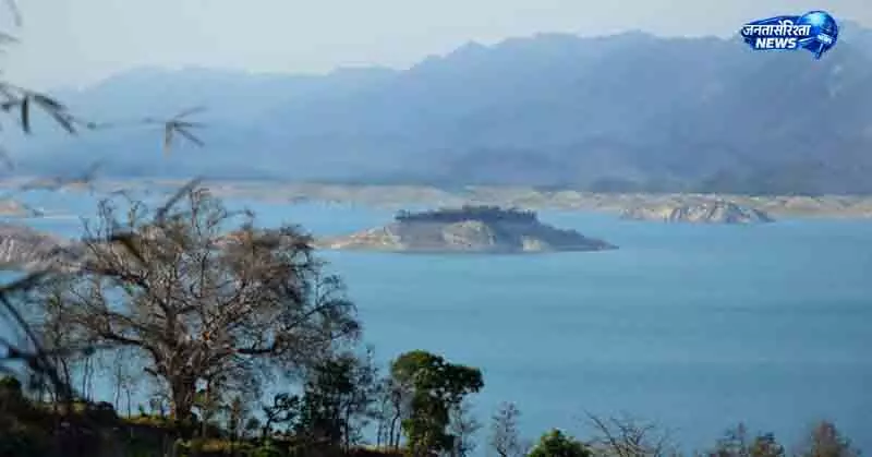 Chandigarh बारिश रुकते ही बांधों का जलस्तर घटा Chandigarh बारिश रुकते ही बांधों का जलस्तर घटा