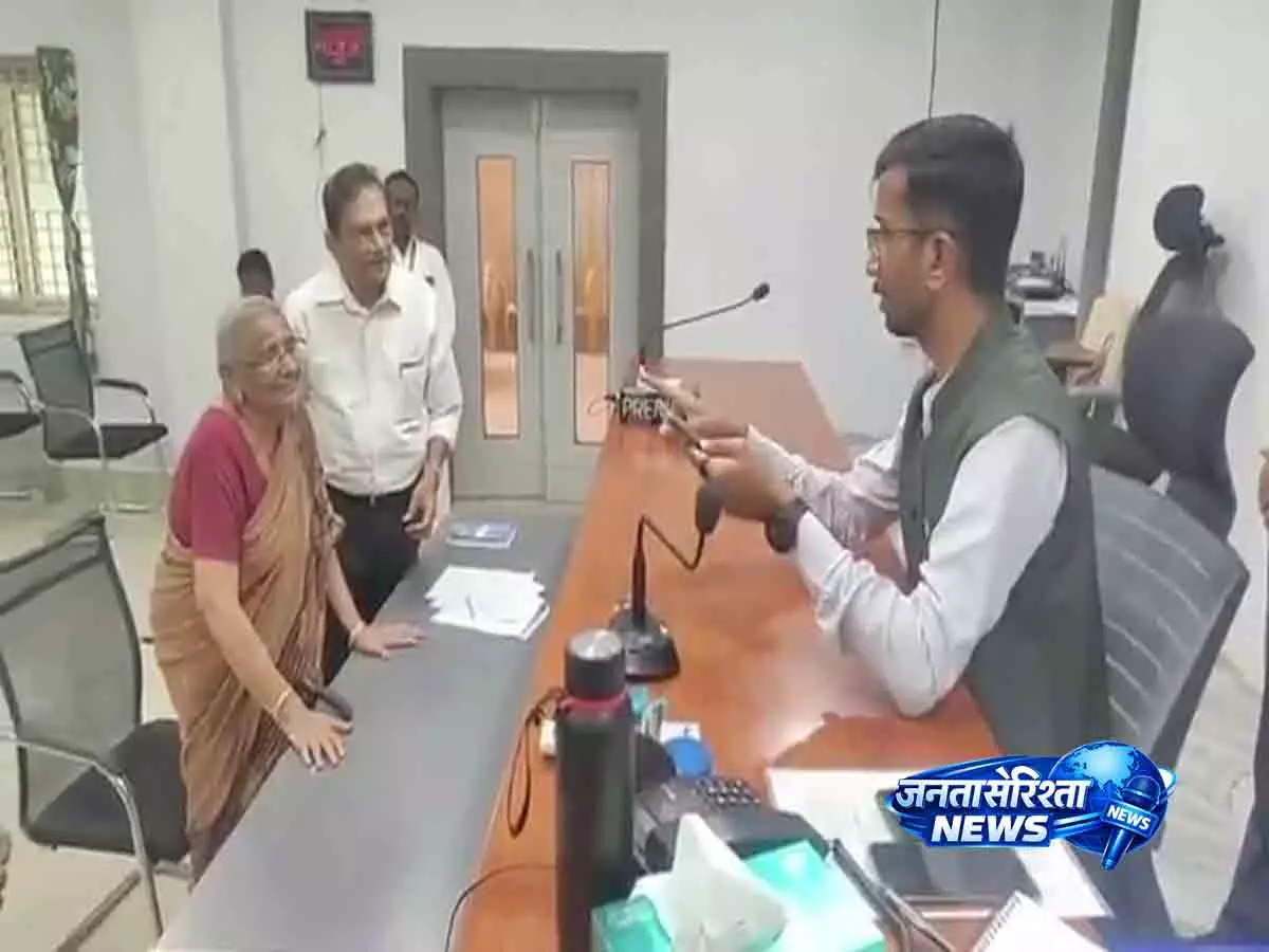 Andhra: आखिरी वक्त में भारतीय नागरिकता चाहती हैं 94 साल की बुजुर्ग Andhra: आखिरी वक्त में भारतीय नागरिकता चाहती हैं 94 साल की बुजुर्ग