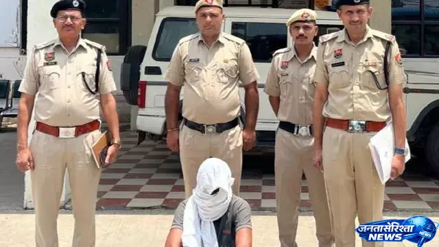 Haryana : सोने की ईंटें निकालने का झांसा देकर 14.60 लाख की ठगी Haryana : सोने की ईंटें निकालने का झांसा देकर 14.60 लाख की ठगी