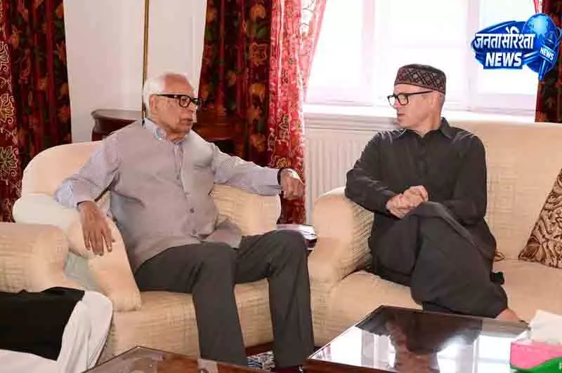 Jammu एनएन वोहरा और उमर अब्दुल्ला की मुलाकात Jammu एनएन वोहरा और उमर अब्दुल्ला की मुलाकात