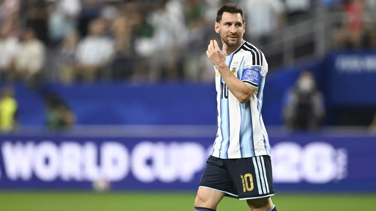 FIFA WC: स्कालोनी ने पुष्टि की कि जॉर्डन के खिलाफ मेसी बेंच से शुरुआत करेंगे FIFA WC: स्कालोनी ने पुष्टि की कि जॉर्डन के खिलाफ मेसी बेंच से शुरुआत करेंगे