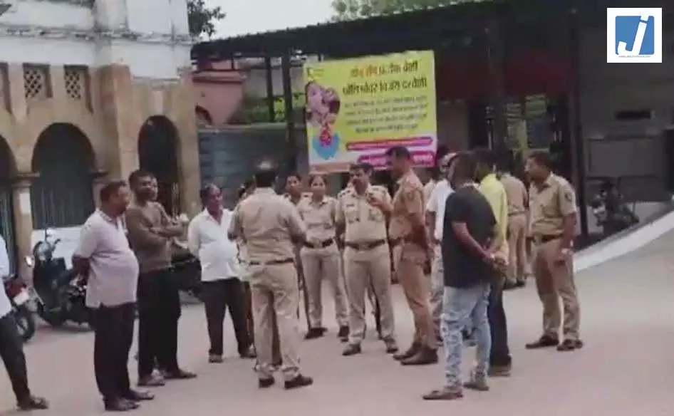 कोर्ट से तलाक मिलते ही महिला की बेरहमी से हत्या, पति पर घूमी शक की सुई कोर्ट से तलाक मिलते ही महिला की बेरहमी से हत्या, पति पर घूमी शक की सुई