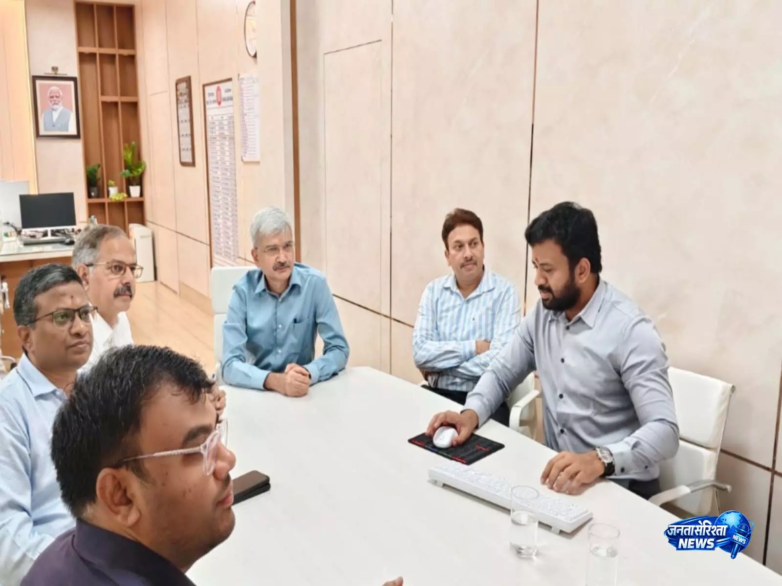 Vijayawada Division ने इंडियन रेलवे का पहला इंटरनल रियल-टाइम ट्रेन समय-पालन मॉनिटरिंग ऐप लॉन्च किया Vijayawada Division ने इंडियन रेलवे का पहला इंटरनल रियल-टाइम ट्रेन समय-पालन मॉनिटरिंग ऐप लॉन्च किया