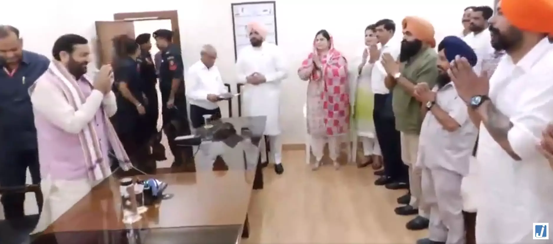 पंजाब की कई प्रमुख हस्तियां भाजपा में शामिल पंजाब की कई प्रमुख हस्तियां भाजपा में शामिल