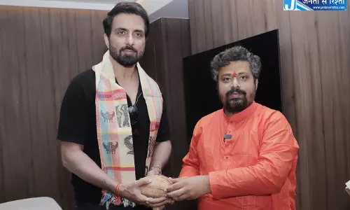 बस्तर में जनसेवा का नया अध्याय: सोनू सूद और माँ मातंगी दिव्य धाम मिलकर बढ़ाएंगे सेवा कार्य