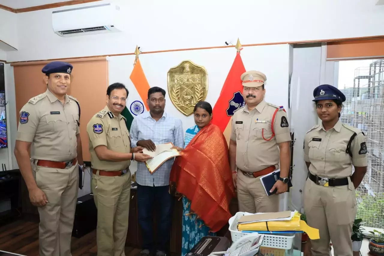 Telangana: लड़की को यौन उत्पीड़न से बचाने के लिए जोड़े को सम्मानित किया गया