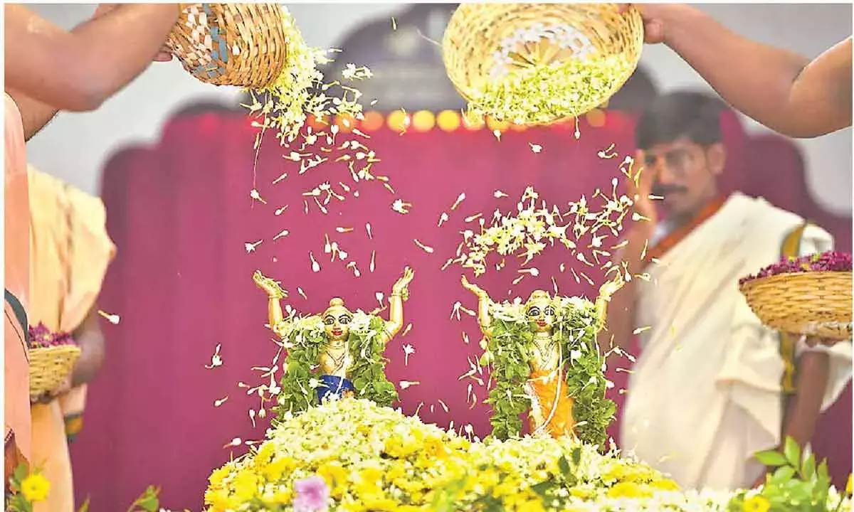 Andhra: पानीहाटी चिड़ा-दही उत्सव मनाया गया