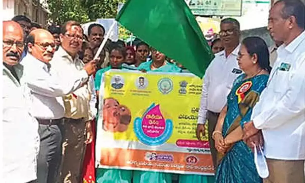 Andhra: पोलियो उन्मूलन के लिए पुलिसकर्मी, चिकित्सक और स्वास्थ्य कर्मचारी रैली
