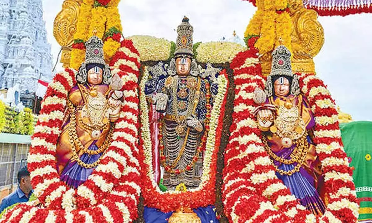 Andhra: श्री मलयप्पा स्वामी ने दुर्लभ मोती कवचम में लाखों लोगों को आशीर्वाद दिया