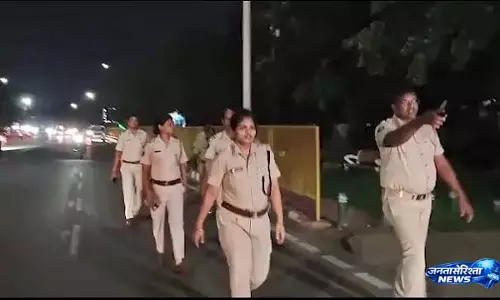 Bhubaneswar में दहशत: पुरानी रंजिश के चलते नशे में धुत युवक ने लहराई तलवार, स्थानीय लोग घबराए