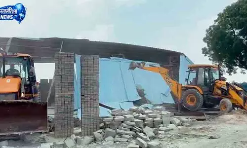 Gurugram: मानेसर नगर निकाय ने आरएमसी संयंत्र को ढहा दिया Gurugram: मानेसर नगर निकाय ने आरएमसी संयंत्र को ढहा दिया