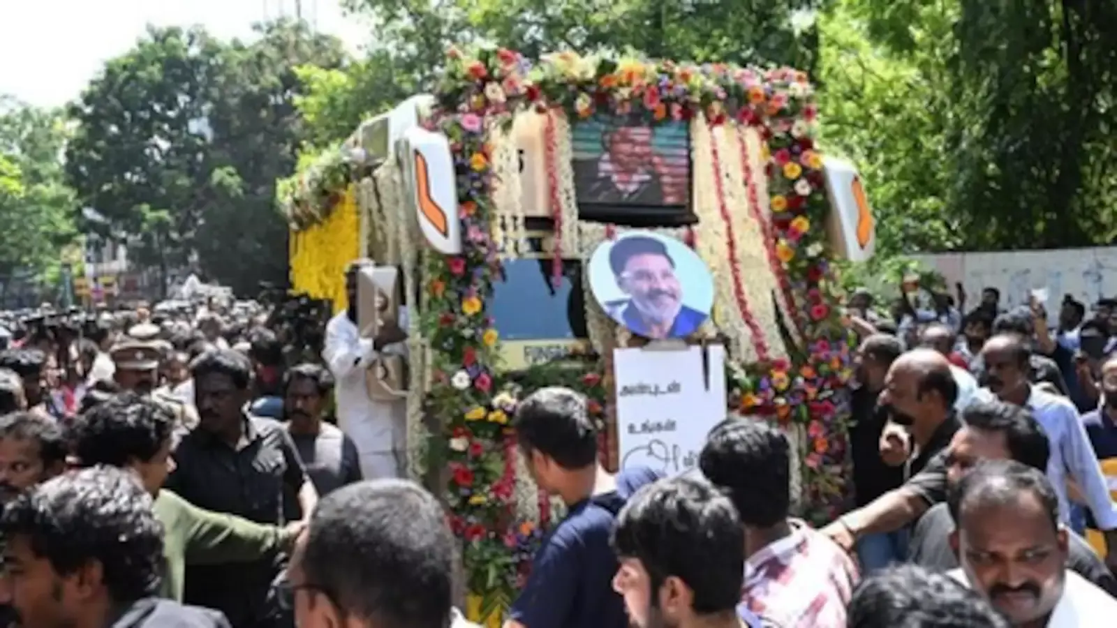 फिल्ममेकर भाग्यराज का चेन्नई में राजकीय सम्मान के साथ अंतिम संस्कार किया गया