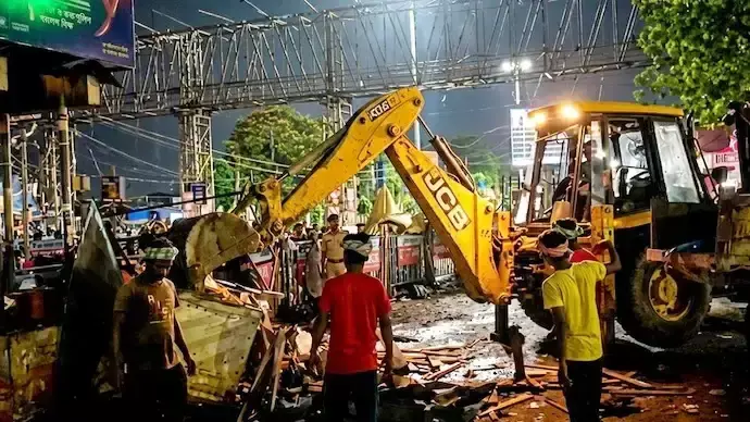 Kolkata: अवैध दुकानों को हटाने के दौरान सुरक्षा के कड़े इंतजाम