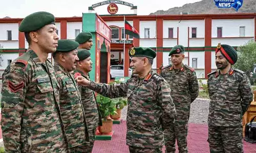 सेना प्रमुख ने Ladakh में तैयारियों की समीक्षा की
