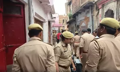 राम मंदिर गबन: पुलिस ने टीनू यादव के घर से गहने, दस्तावेज बरामद किए