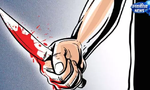 पुराने विवाद को लेकर हंगामा, चाकू से हमला, पिता-पुत्र सहित दो लोग घायल