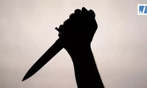 चूड़ी बेचकर घर चलाती है पत्नी, शराब के पैसे न मिलने पर पति ने काटा गला