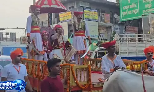 Saffron colour. में रंगा नजर आया पूरा शहर